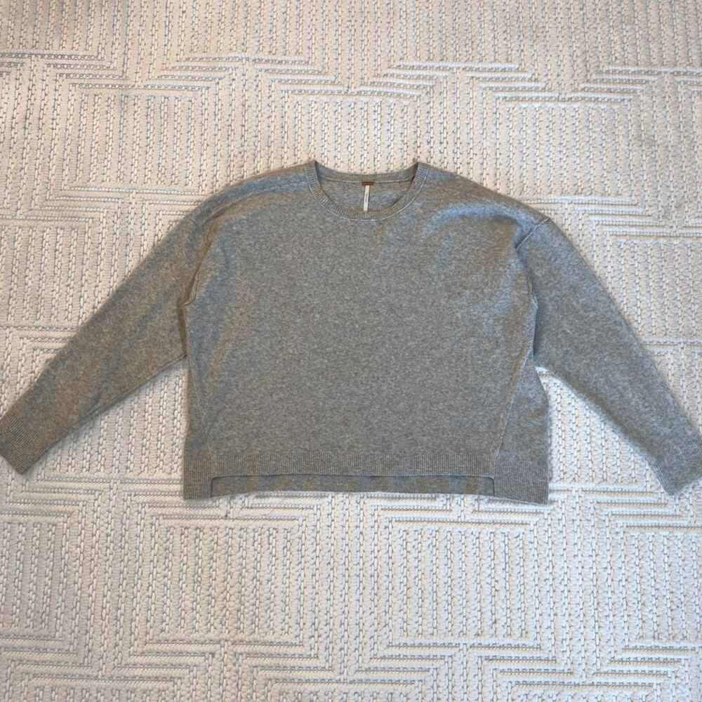 Free people‎ grey sweater